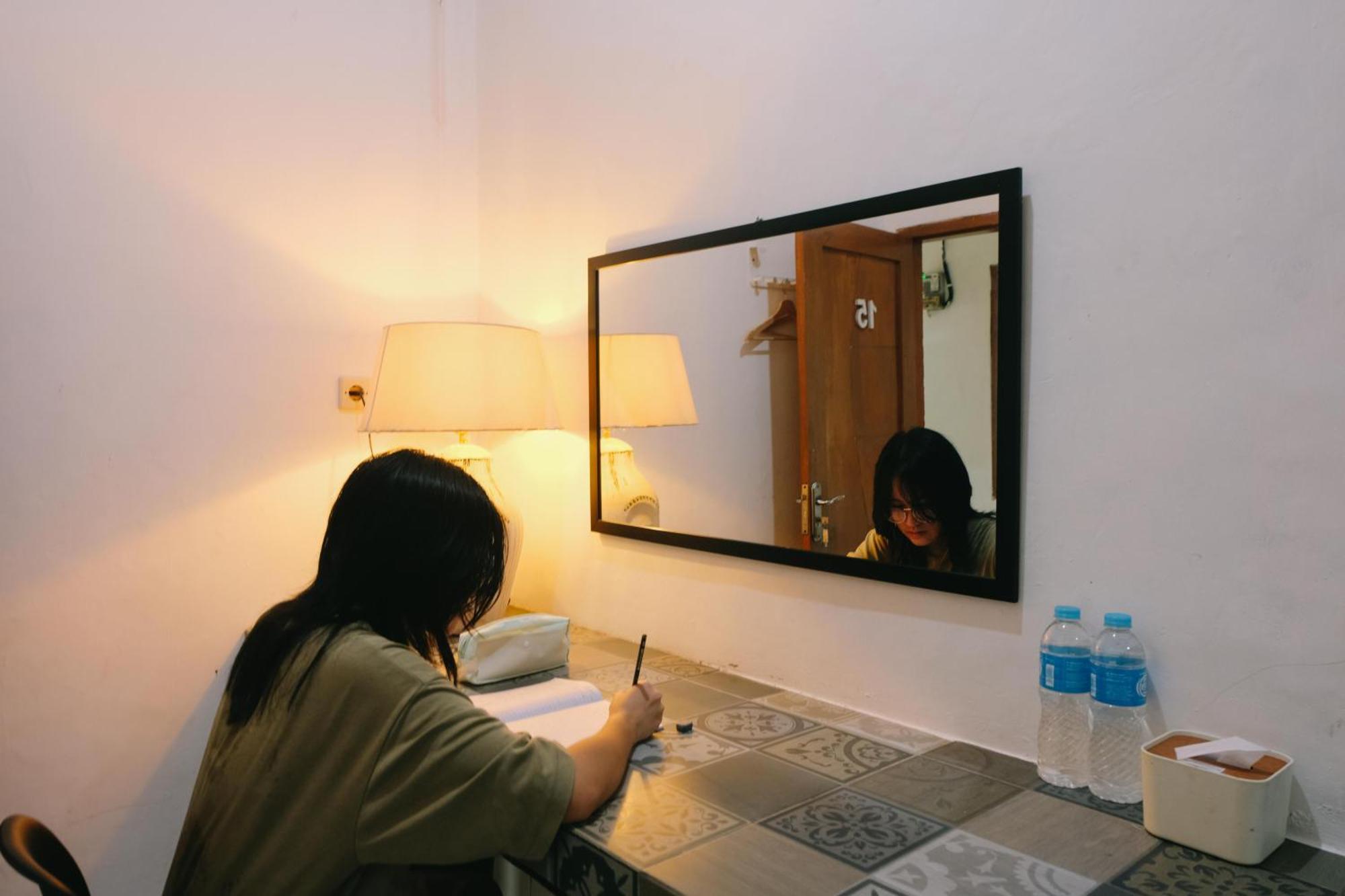 Sahasi Stay Kalibata Bagian luar foto